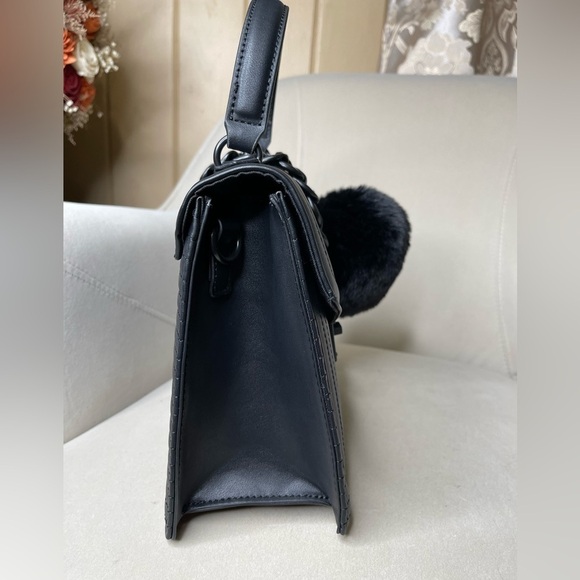 New! ALDO Black Women Shoulder Bag Quilted Black Chain Accent With Poof Charm - Picture 3 of 6